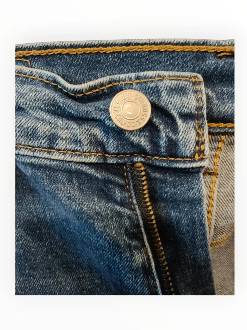 Levis slim fit
